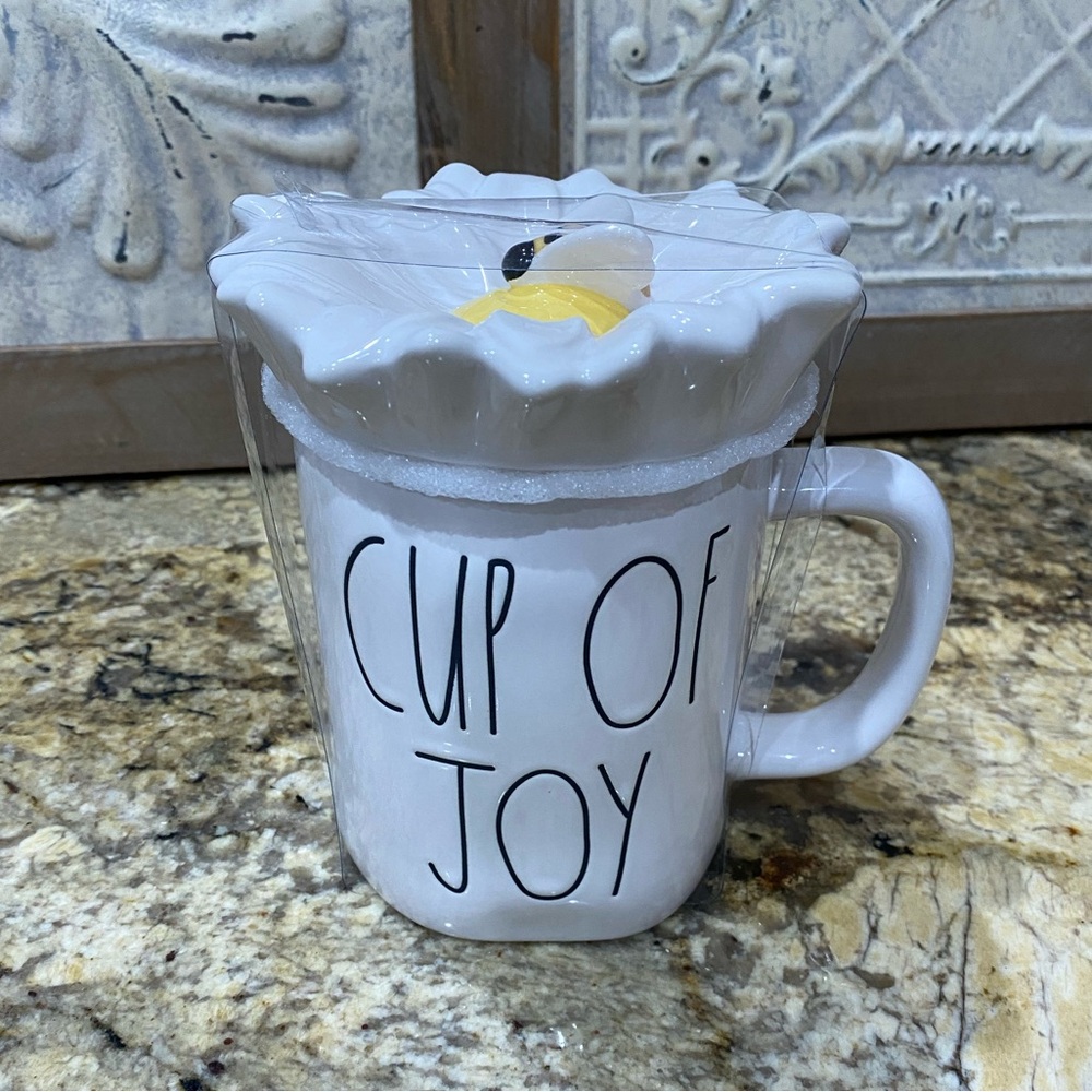 Rae Dunn CUP OF JOY 19.5oz mug with bee daisy/sunflower topper - Brand new 🐝